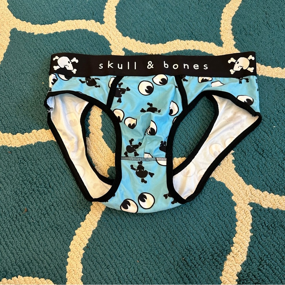 Skull & Bones Men’s Peek-a-boo Briefs